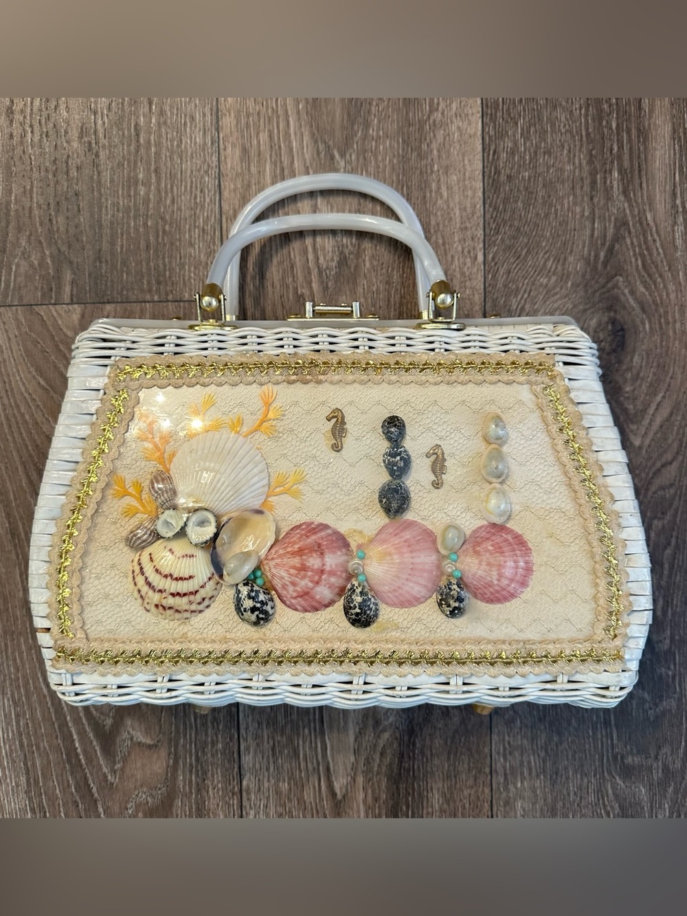 PRINCESS CHARMING BY ATLAS WICKER SEASHELL PURSE HANDBAG DBL HANDLES 1950S